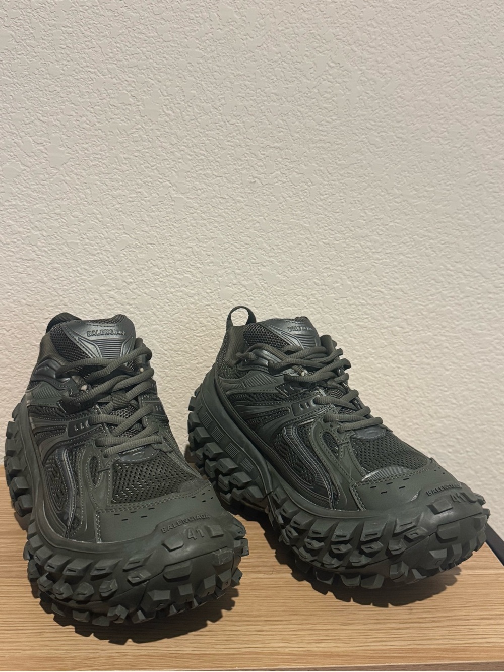 balenciaga defender size 41